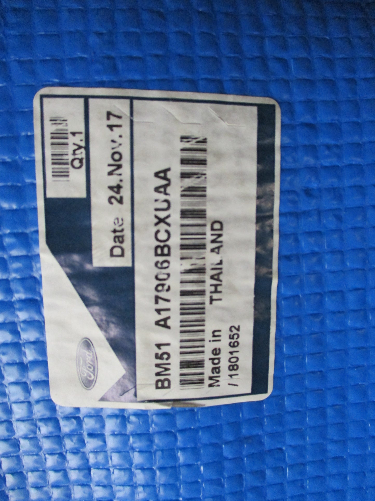 Ford Focus LW Hatch-Sedan Genuine Rear Bumper Bar Cover New Part