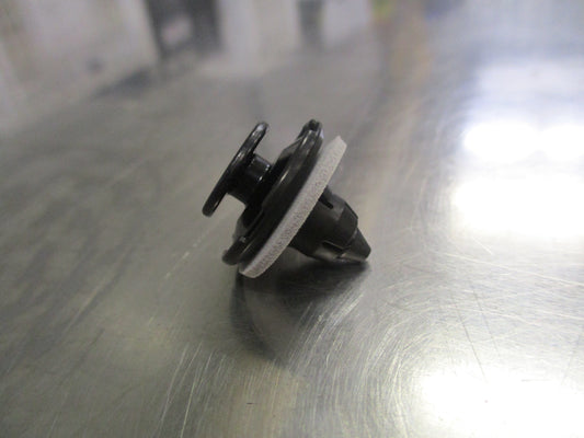 Honda Accord/CR-V/Civic/HR-V/Odyssey Genuine Clip & Fastener With Seal New Part