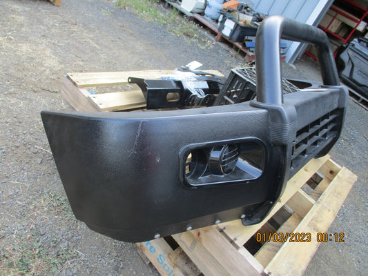 Mitsubishi MQ Triton Genuine Front Black Protection Bull Bar New Part