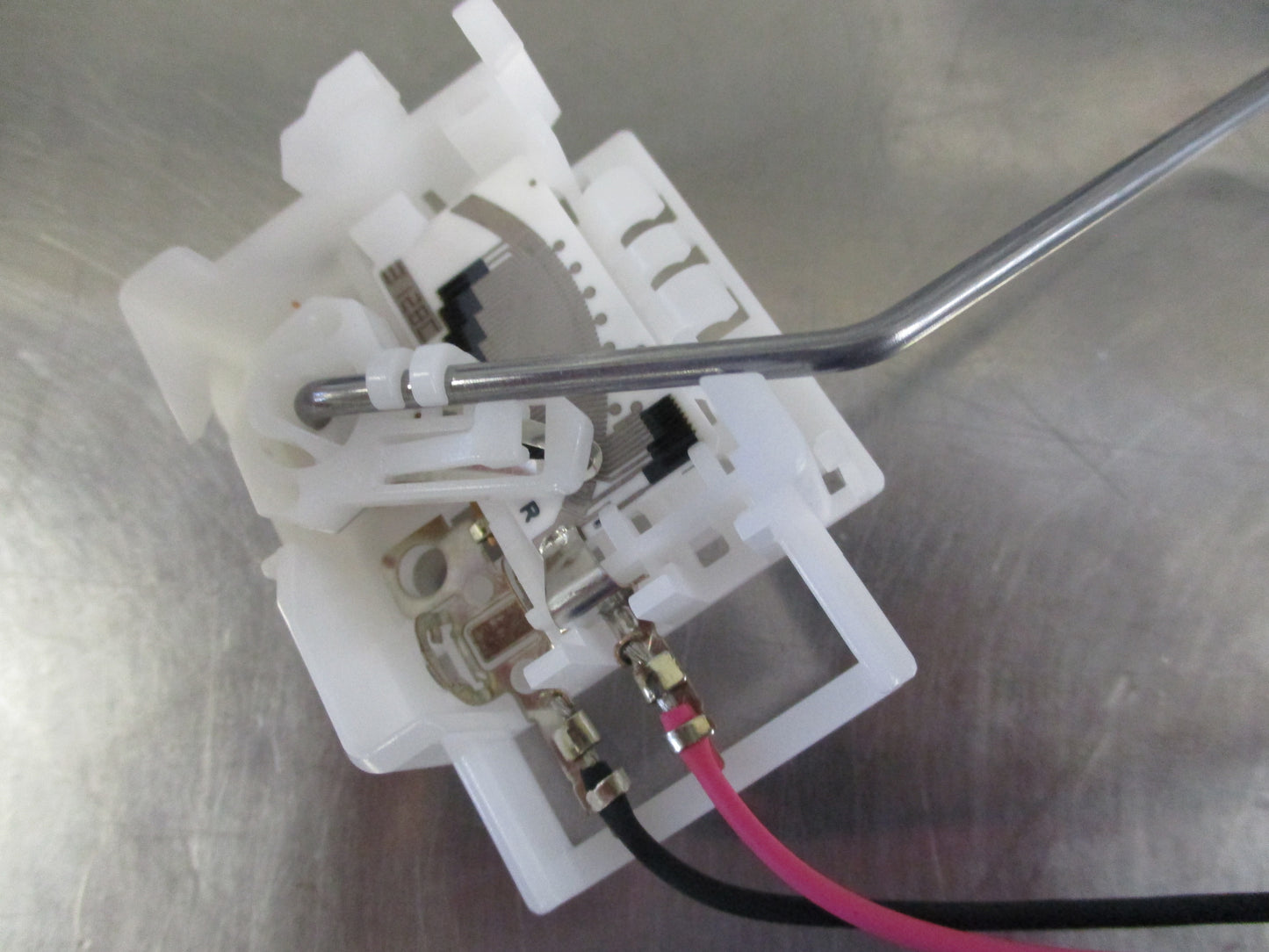 Suzuki Liana Genuine Fuel Gauge Sending Unit New Part