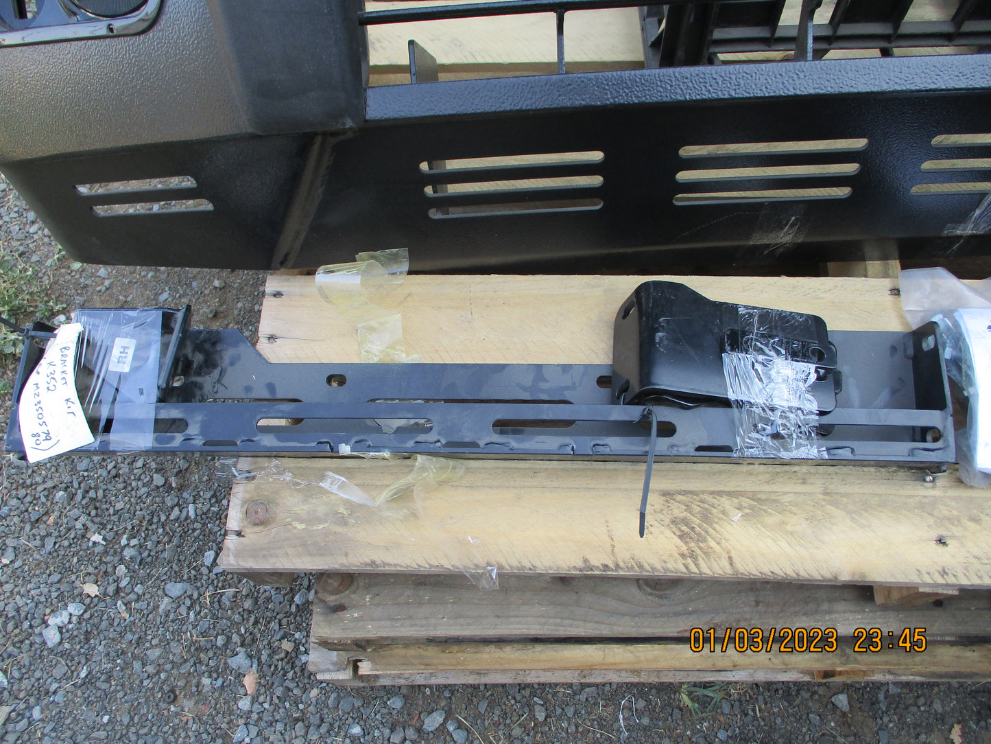 Mitsubishi Pajero Sport Genuine Front Power Coat Black Bull Bar New Part