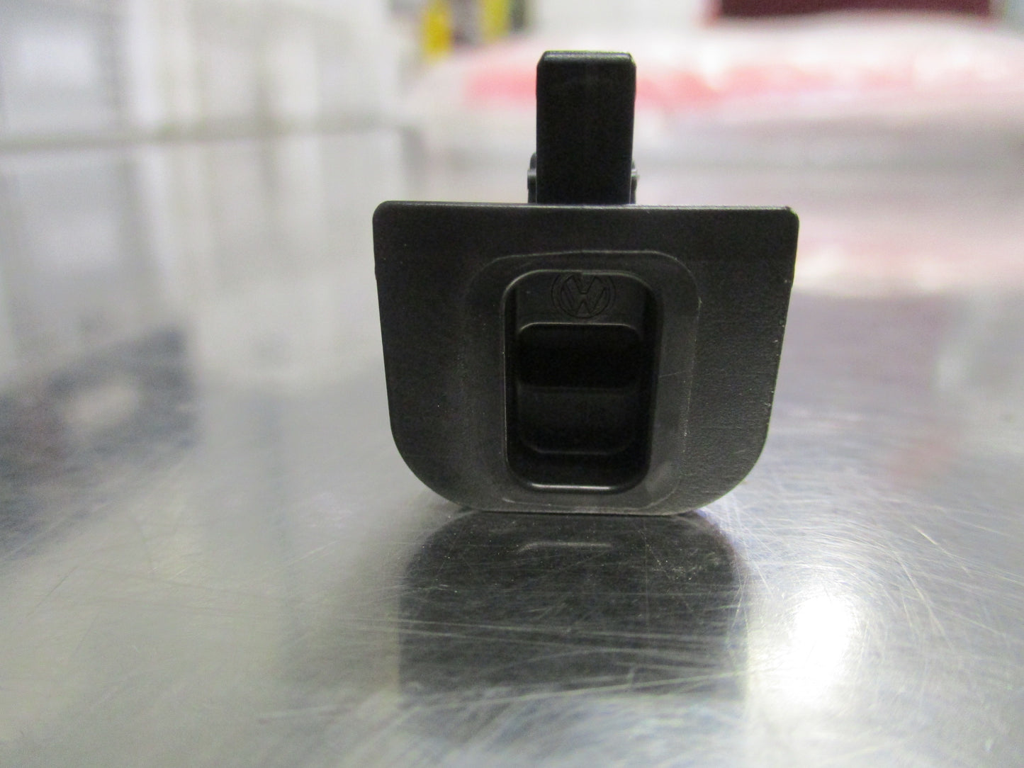 Volkswagen Golf/Jetta/Tiguan/Atlas Genuine Door Interior Trim Panel Retainer New Part