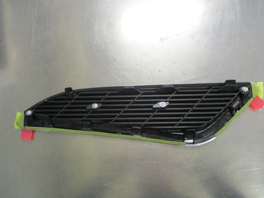 Nissan Patrol Genuine Front Right Fender Vent Grille New Part