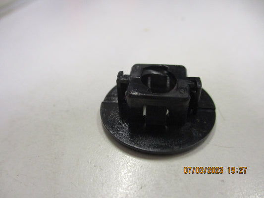 Nissan Patrol GQ-Y60 GU Y61 Genuine Jack Nut Cover Clip New Part