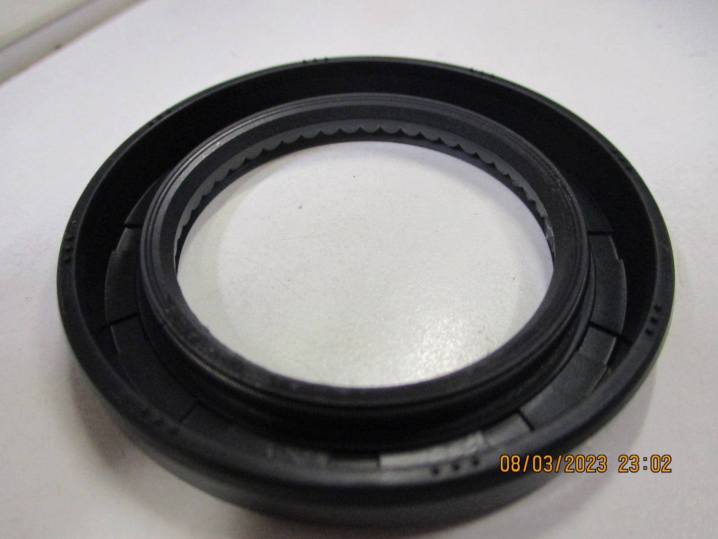 Isuzu TFS16 4ZD1 Genuine Transfer Case Oil Seal New Part