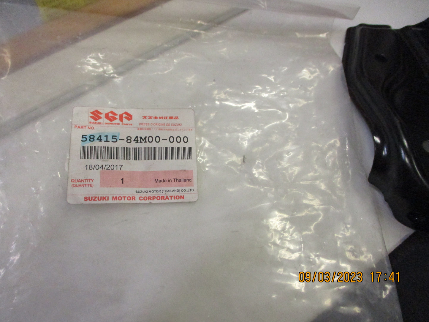 Suzuki Swift Genuine Right Hand Lower Fender Bracket New Part