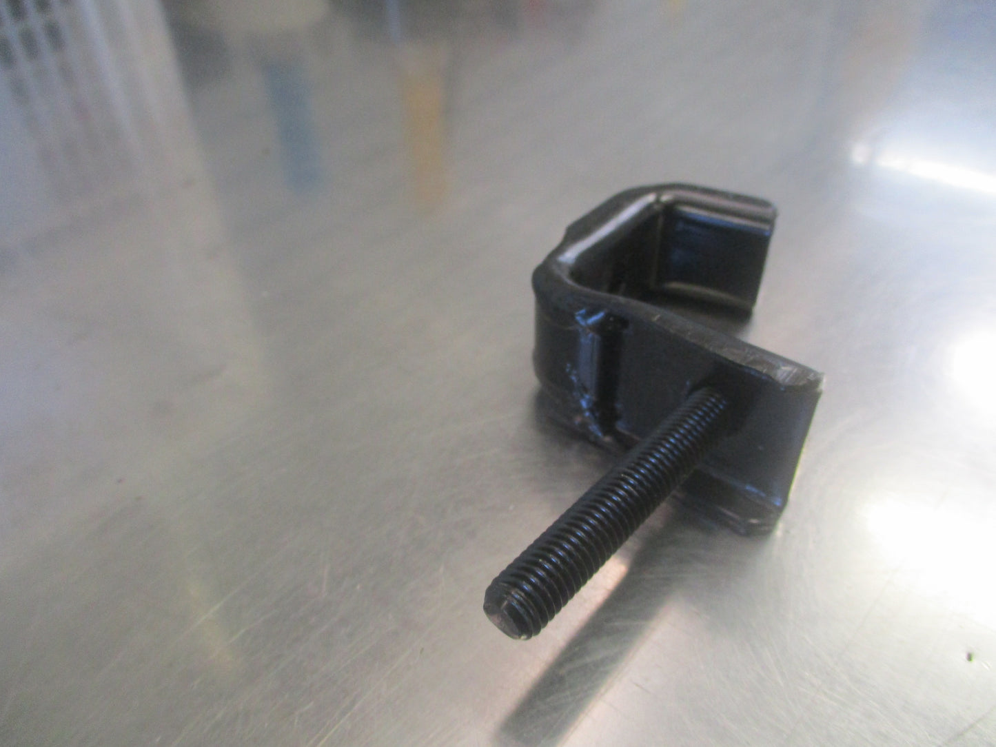 Nissan D22 Navara Genuine Front Bumper Bracket New Part