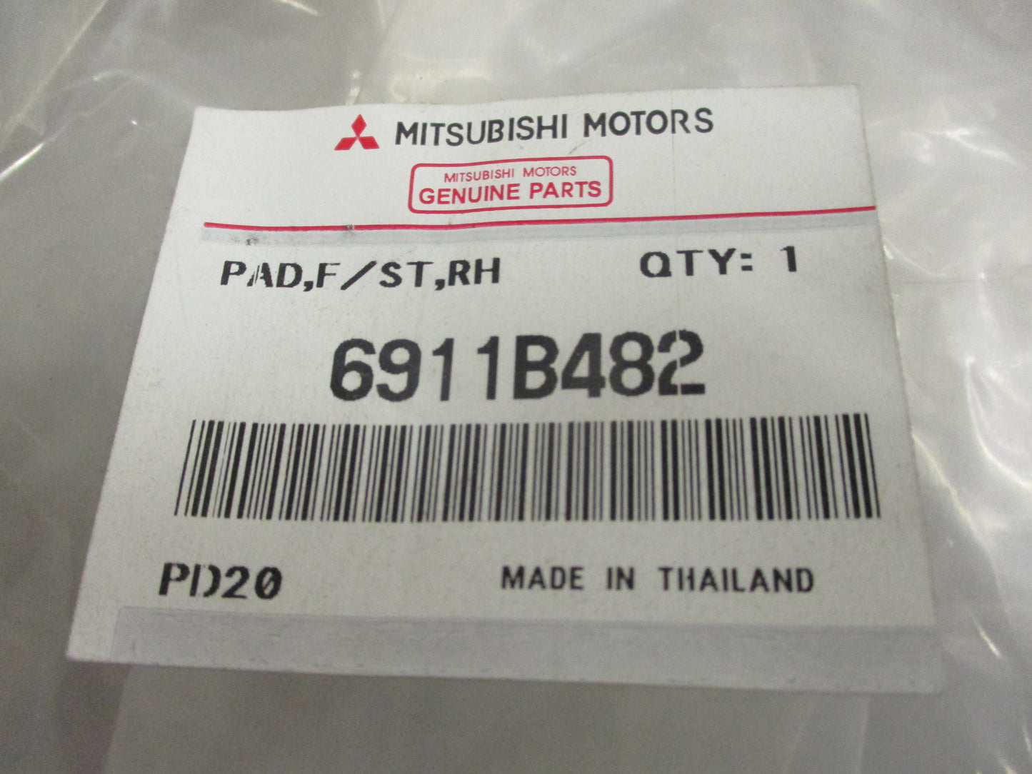 Mitsubishi MN Triton Genuine Front Seat Right Hand Cushion Pad New Part