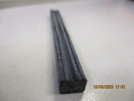 Nissan 720/200SX/Pathfinder Genuine Oil Seal Bearing Cap New Part