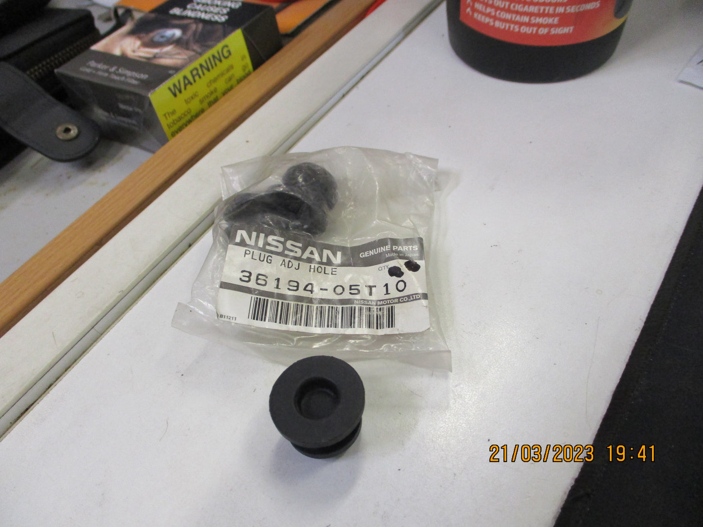Nissan GQ-GU Patrol Genuine Handbrake Drum Grommet New Part