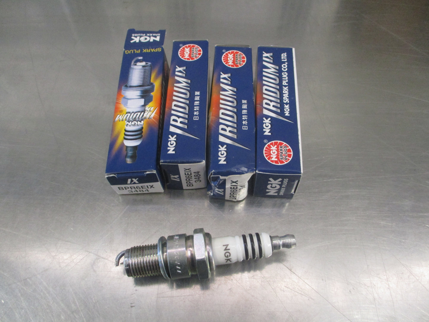 NGK Spark Plug Set Of 4 Suits Volvo 242 GLT New Part