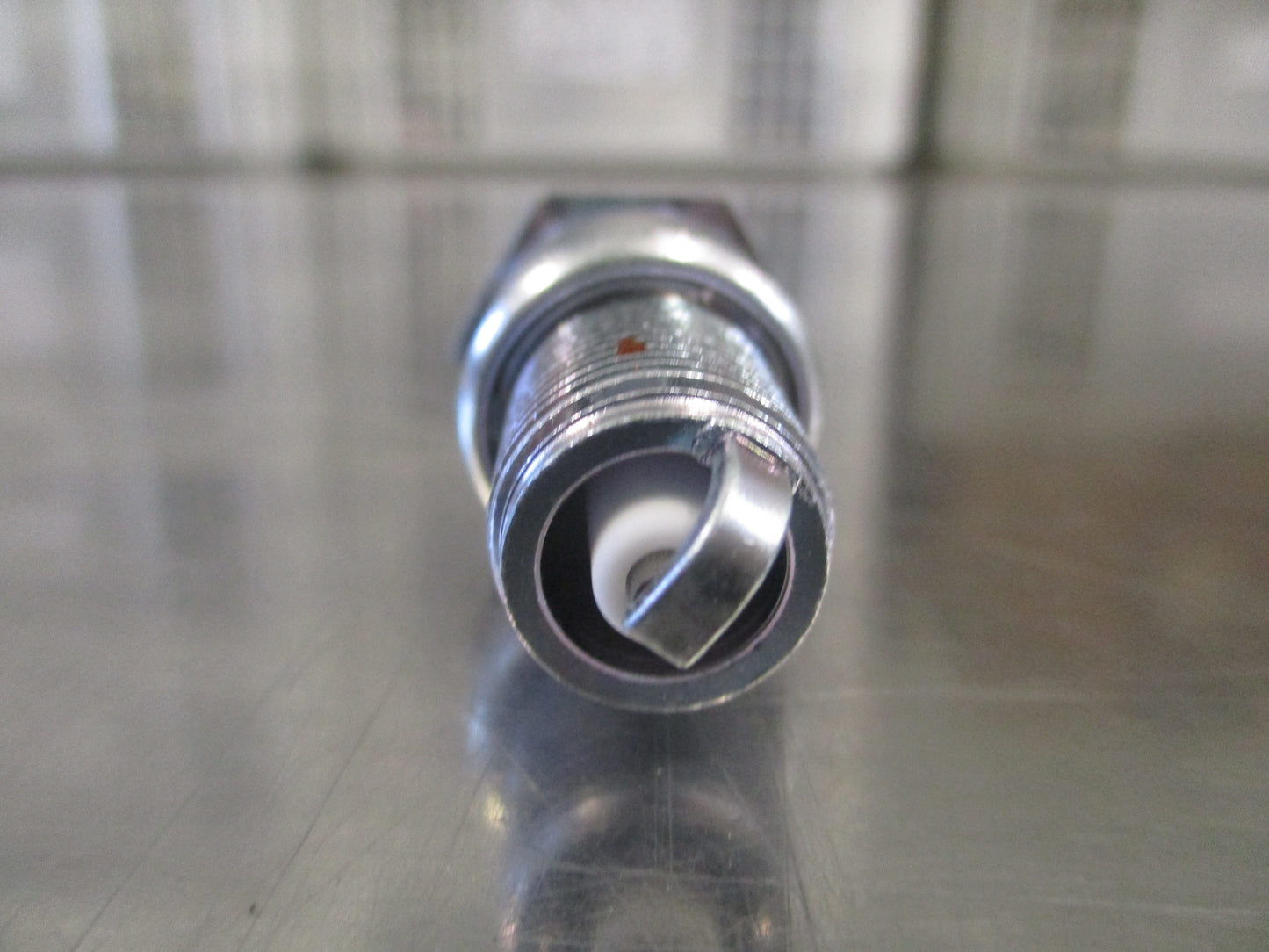 NGK V Grooved Set Of 4 Spark Plug Suits Land Rover Models