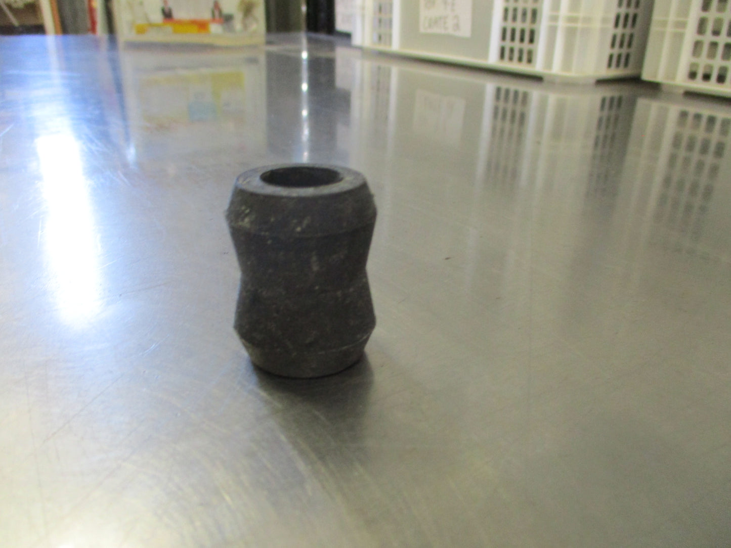 Isuzu NLR85 Truck Genuine Rear Lower Shock Absorber Bushing New Part