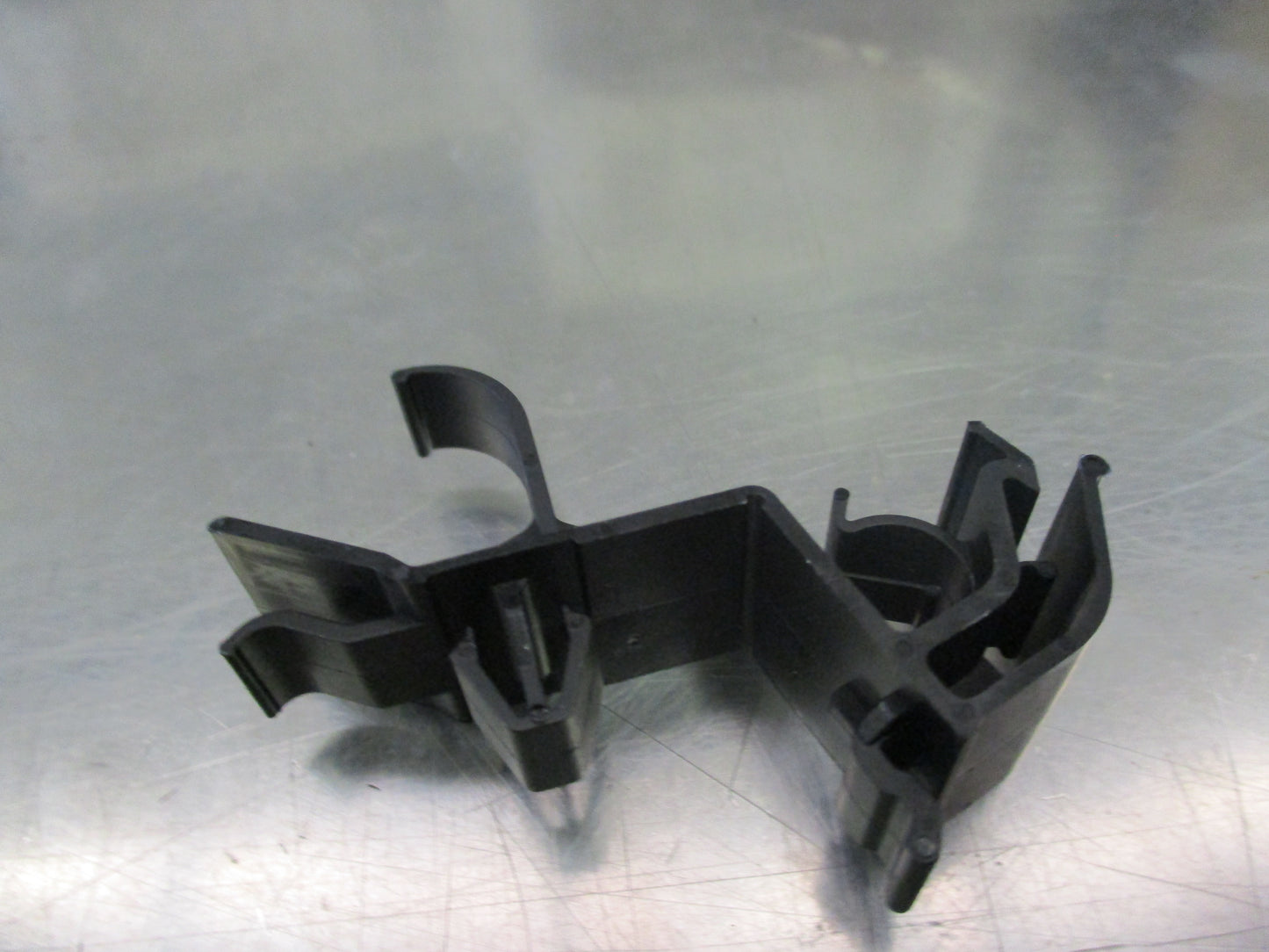 Nissan Qashqai Genuine Body Side Trimming Clip New Part