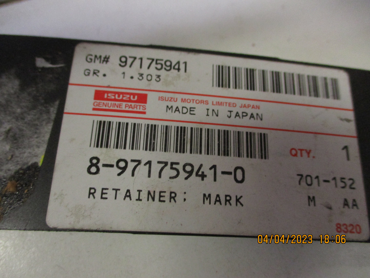 Holden Rodeo Genuine Front Grille Center Retainer Emblem New Part
