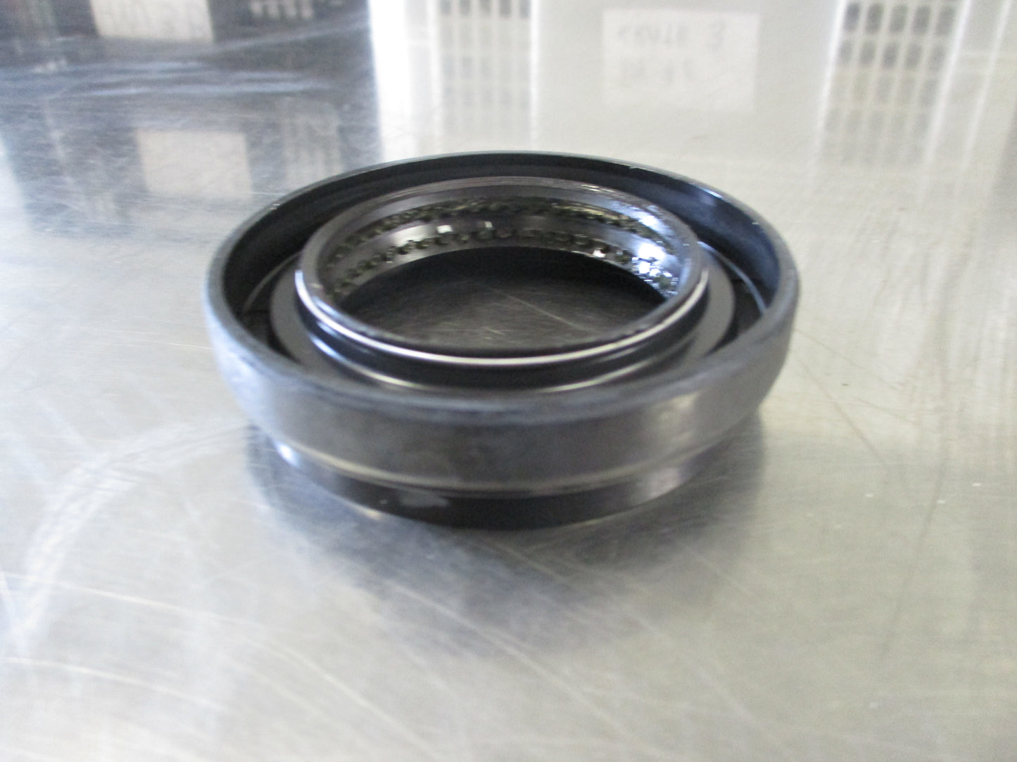 Toyota Landcruiser Genuine Output Shaft Oil Seal New Part
