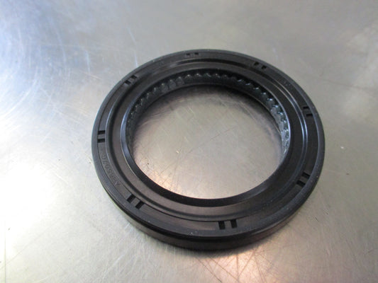 Isuzu D-Max Genuine Transfer Case Oil Seal New Part