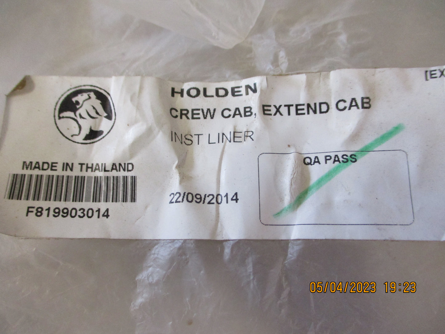 Holden RG Colorado Genuine Tail Gate Liner Fitting Kit New Part