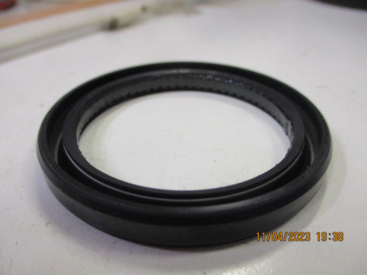Nissan-Infiniti Genuine Engine Crankshaft Oil Seal New Part