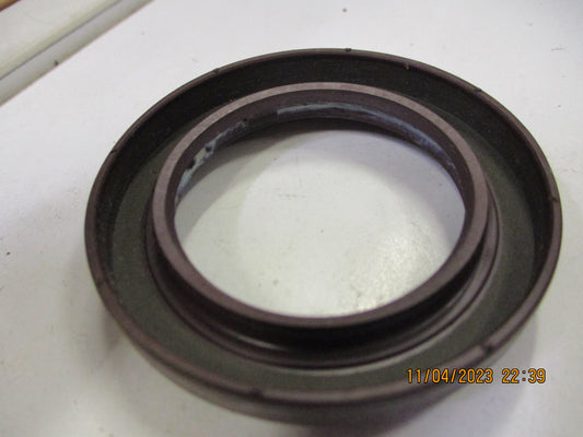 Toyota Prado-FJ Cruiser-Hilux-Surf Genuine Rear Transfer Case Out Put Seal New Part