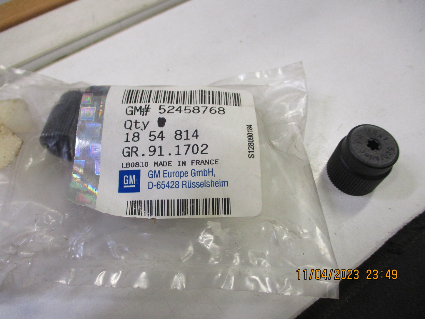 Holden Genuine M10 Air Conditioning Service Valve Fitting Cap New Part
