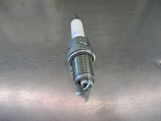Nissan Pulsar/Pathfinder/Maxima Genuine Spark Plug New Part