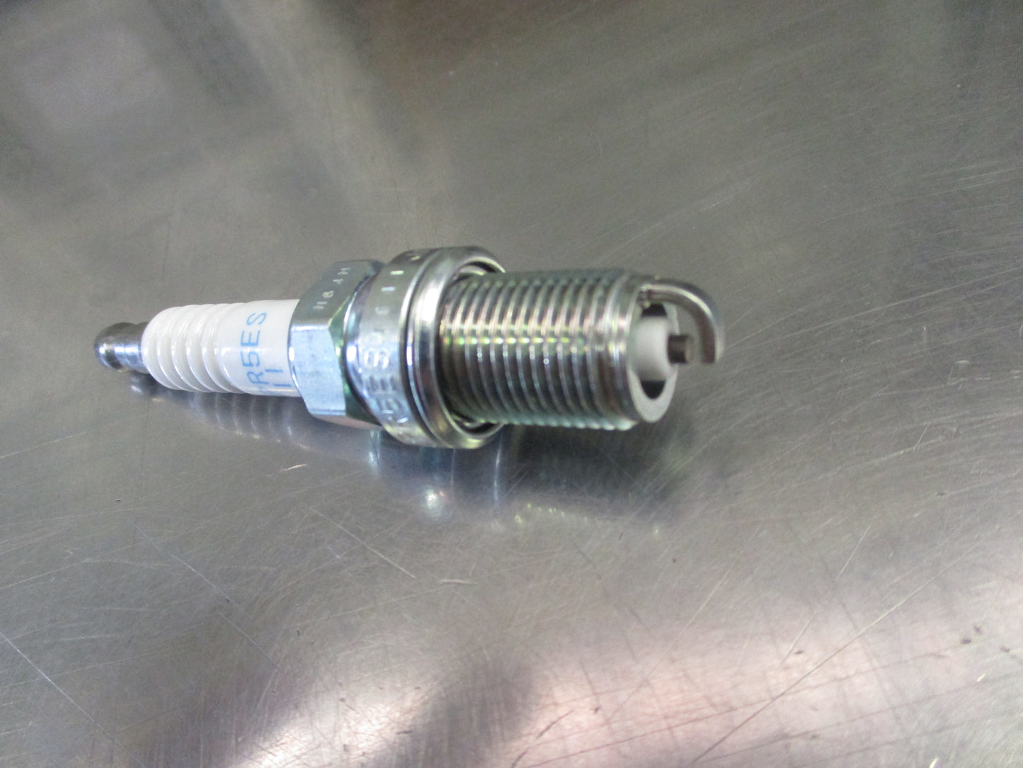 Nissan Pulsar/Pathfinder/Maxima Genuine Spark Plug New Part