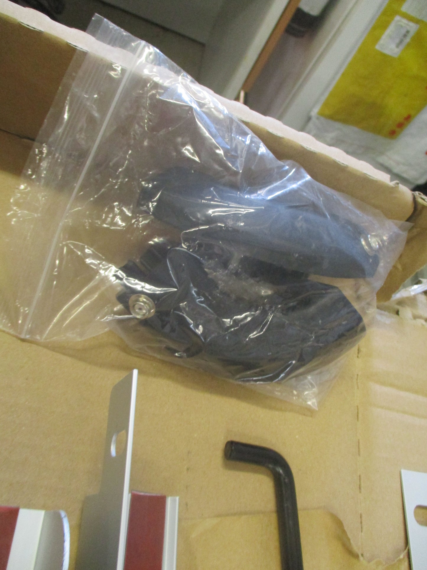 Holden RG Colorado Crew Cab Genuine Long Sports Bar Soft Tonneau Cover New Part