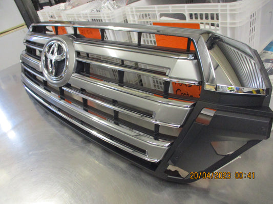 Toyota Landcruiser 200 Series Genuine Grille Assembly New Part