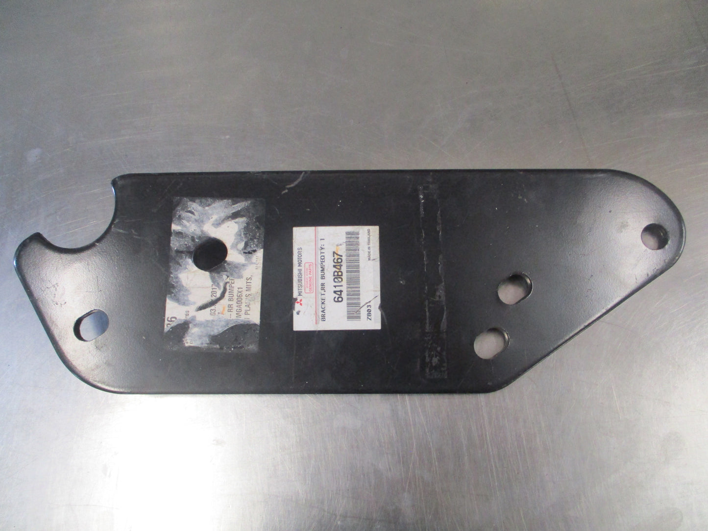 Mitsubishi MN Triton Genuine Left Hand Rear Bumper Side Bracket New Part