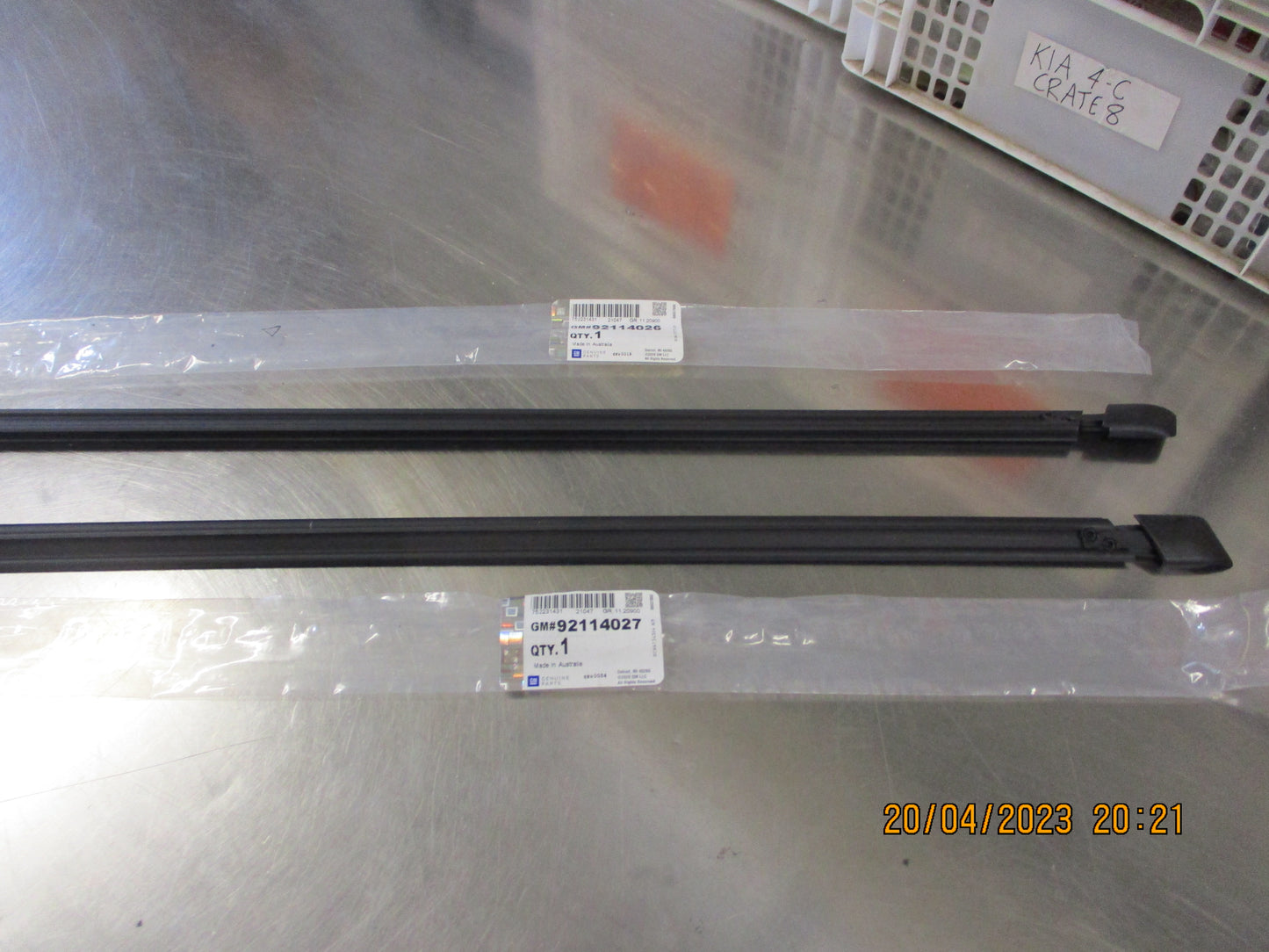 Holden Monaro Genuine Left And Right Rear Window Retainers New Part