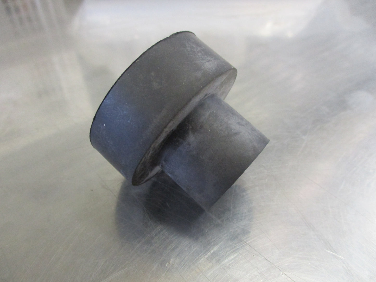 Isuzu FVR/FSR/NPR/NQR Genuine Muffler Suspension Cushion New Part