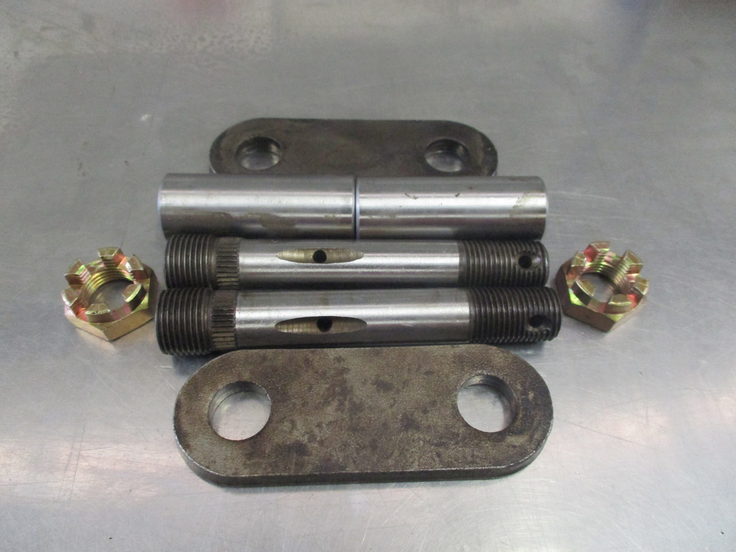 Mitoyo Front Greaseable Shackle Suits Nissan MQ Patrol New Part
