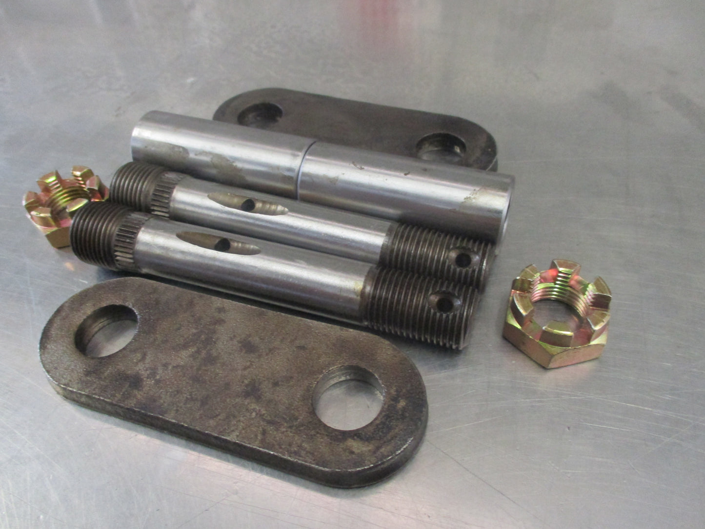 Mitoyo Front Greaseable Shackle Suits Nissan MQ Patrol New Part
