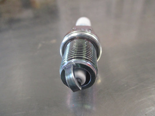 Nissan R50 Pathfinder Genuine Spark Plugs New Part