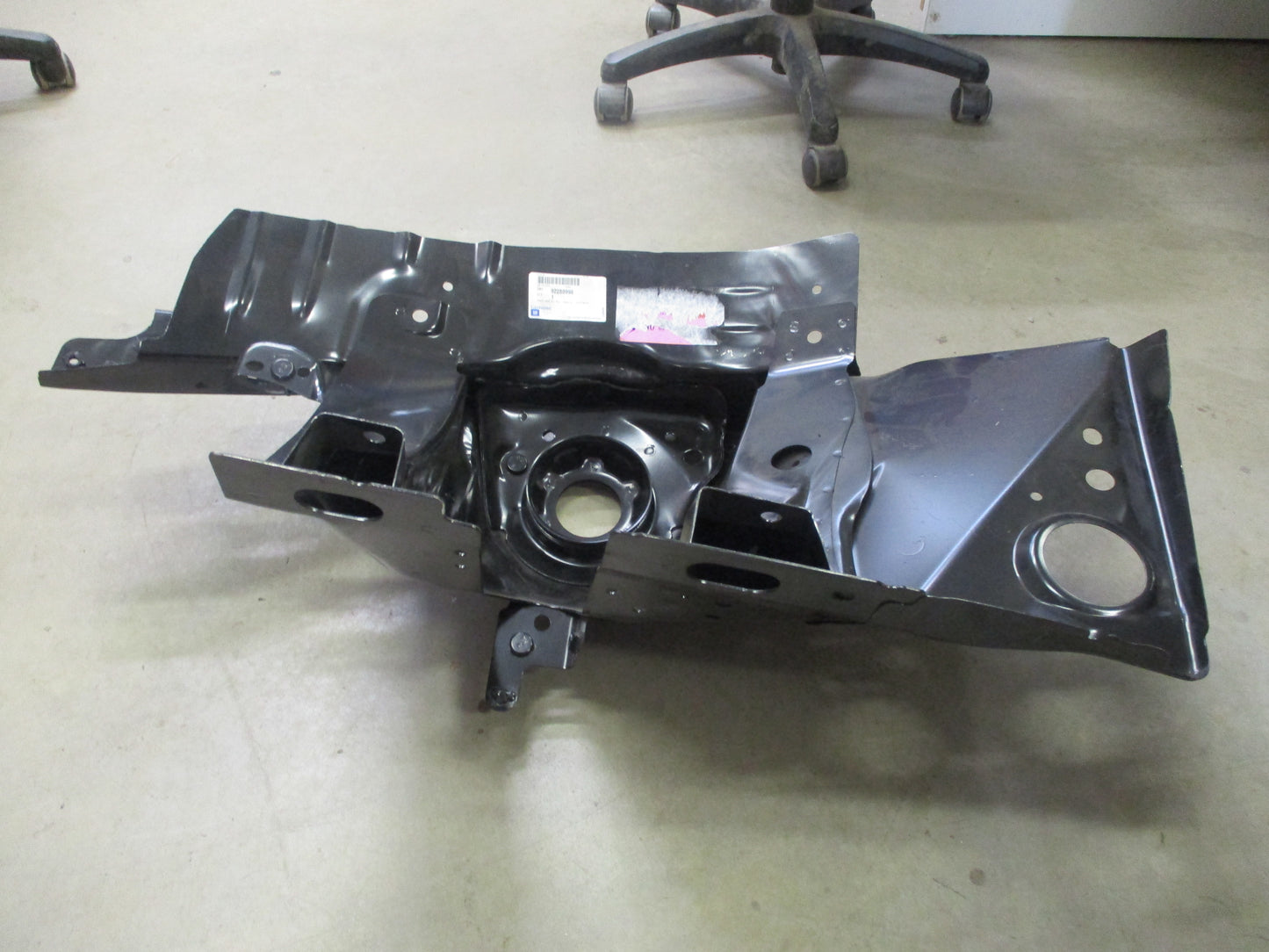 Holden VE Commodore/Caprice Genuine Left Hand Front Apron Panel New Part