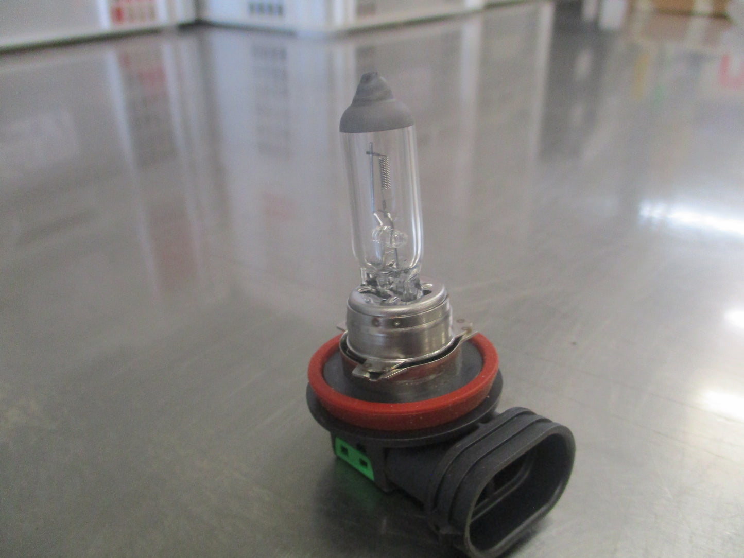 Toyota Camry/Corolla/Landcruiser Genuine No.2 Headlamp Bulb New Part