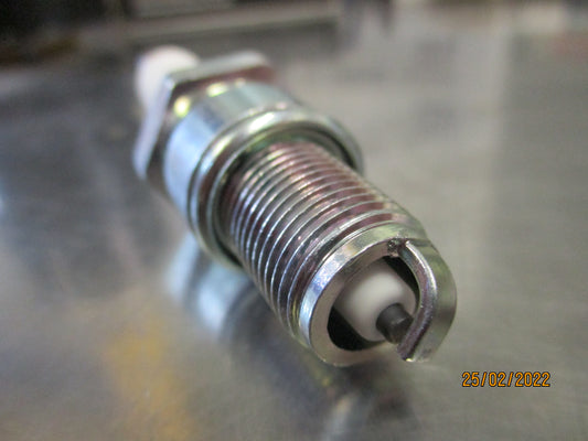 Nissan Pulsar NX/Sunny/280ZX Genuine Spark Plugs New Part