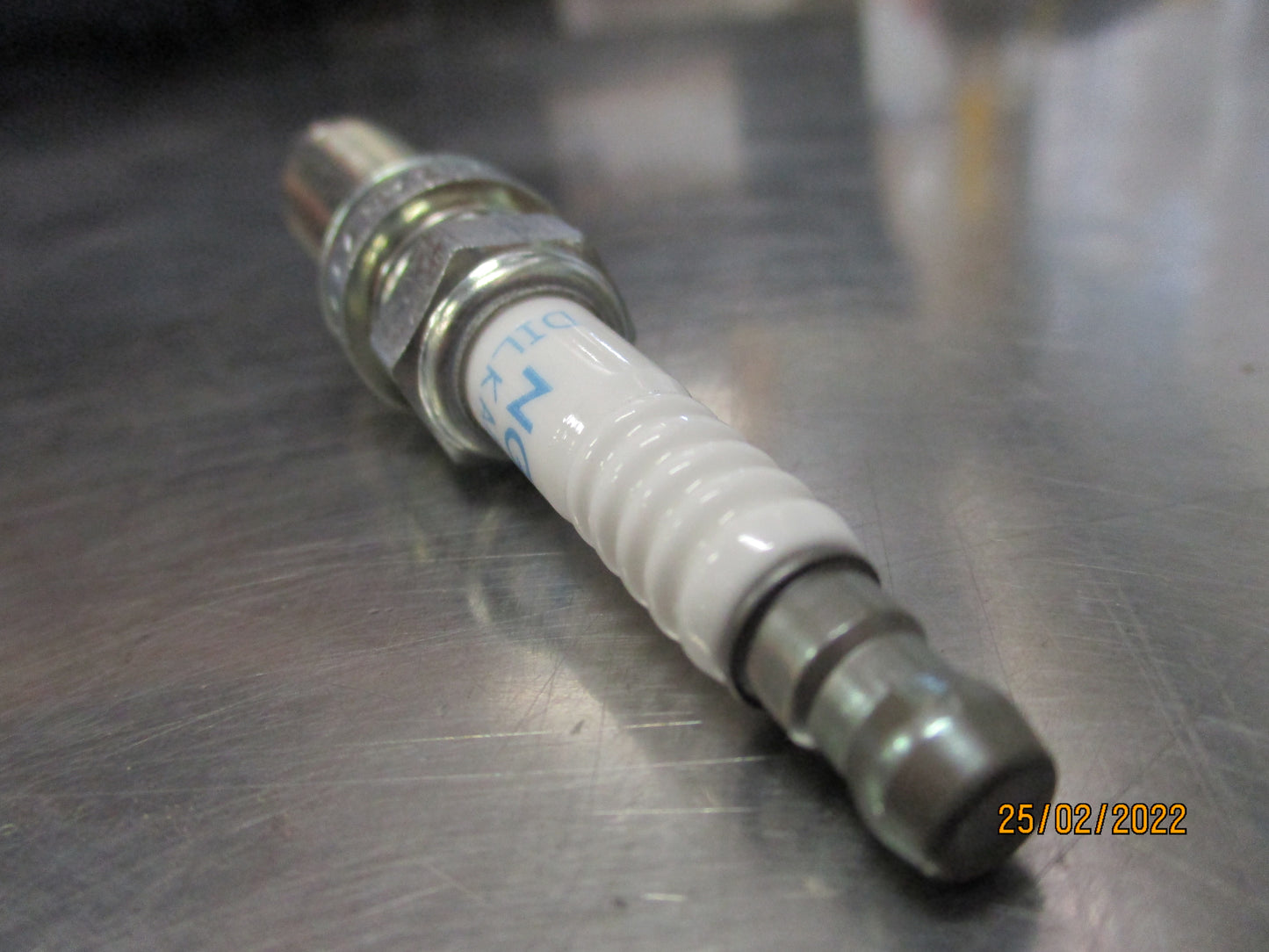 Nissan T31 X-Trail Genuine Spark Plugs New Part