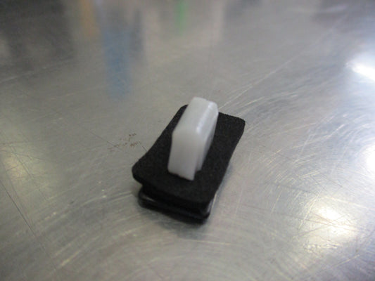 Holden Captiva Genuine Reveal Moulding Retainer New Part