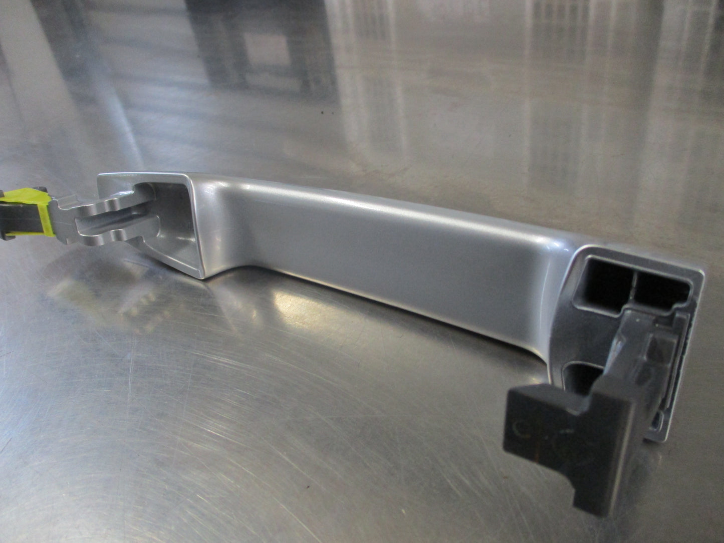 Subaru Forester Genuine Front Right Outer Door Handle New Part