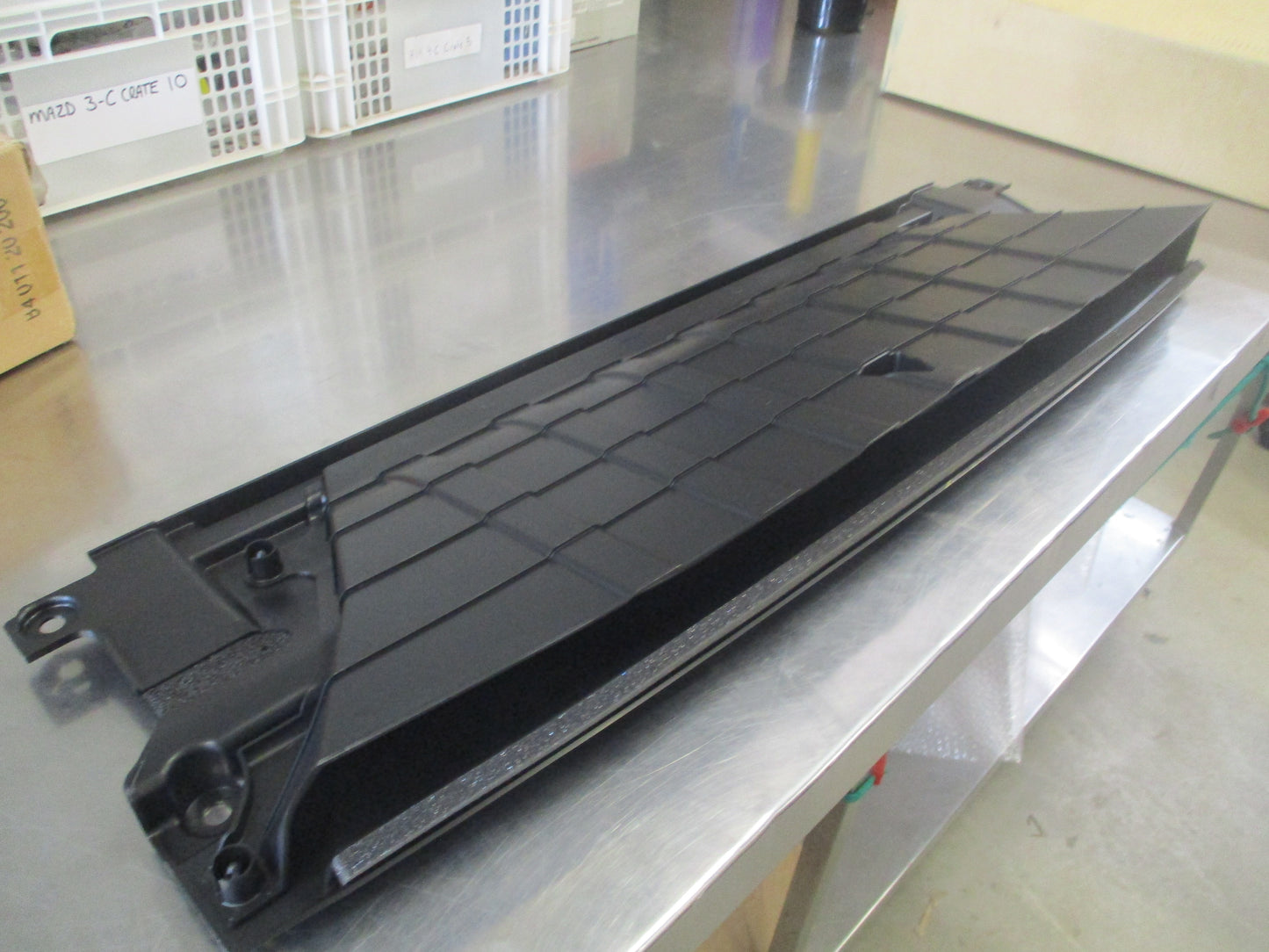 Nissan Navara NP300 Genuine Lower Radiator Seal New Part