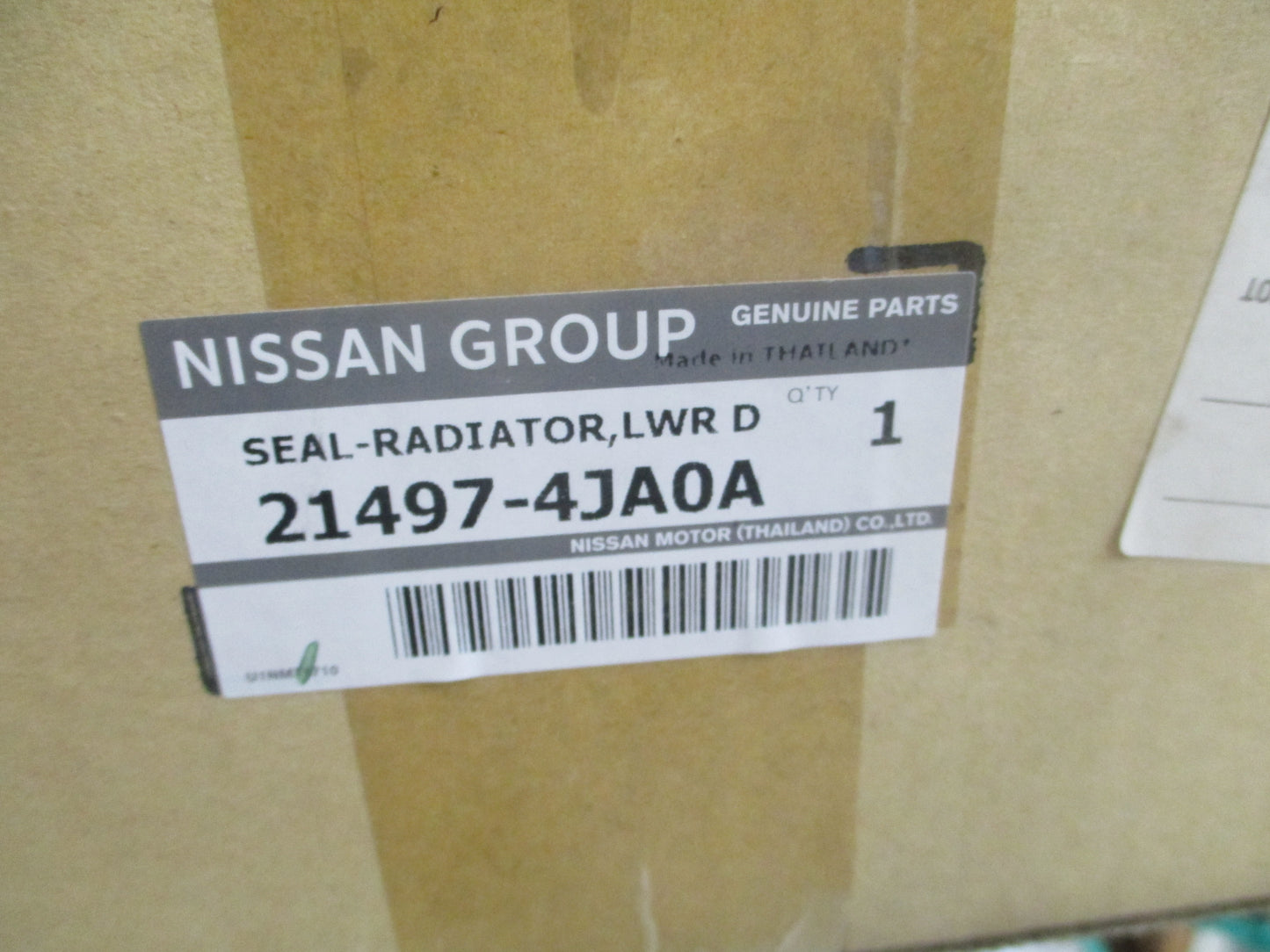 Nissan Navara NP300 Genuine Lower Radiator Seal New Part