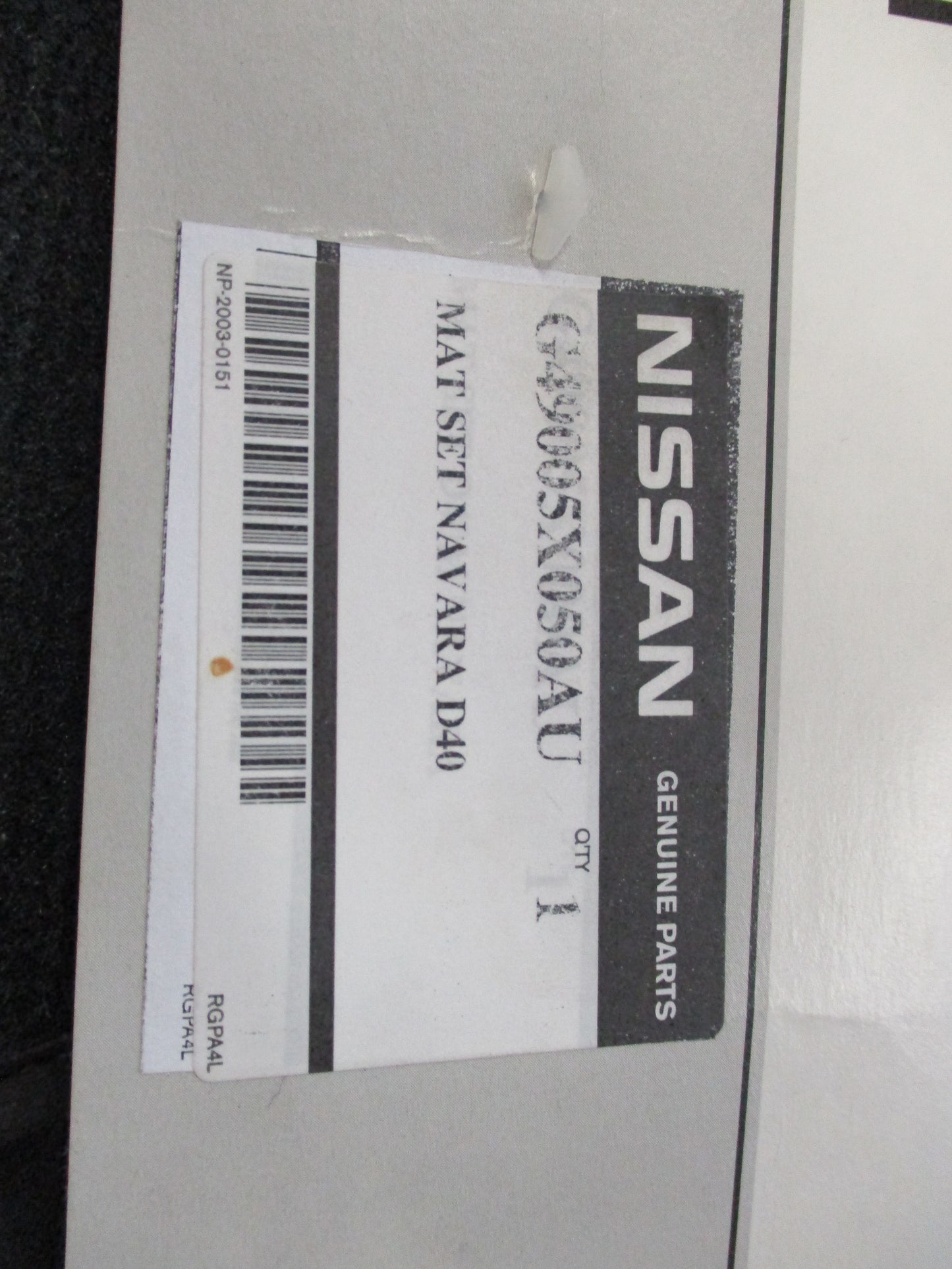 Nissan D40M Navara Genuine Set of 4 Carpet Mats New Part