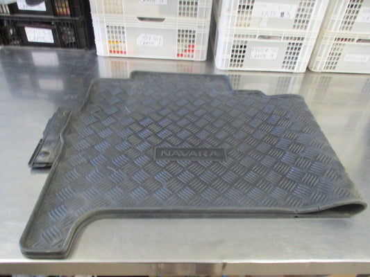 Nissan Navara D40 STX Genuine Rear 1 Piece Rubber Floor Mat New Part