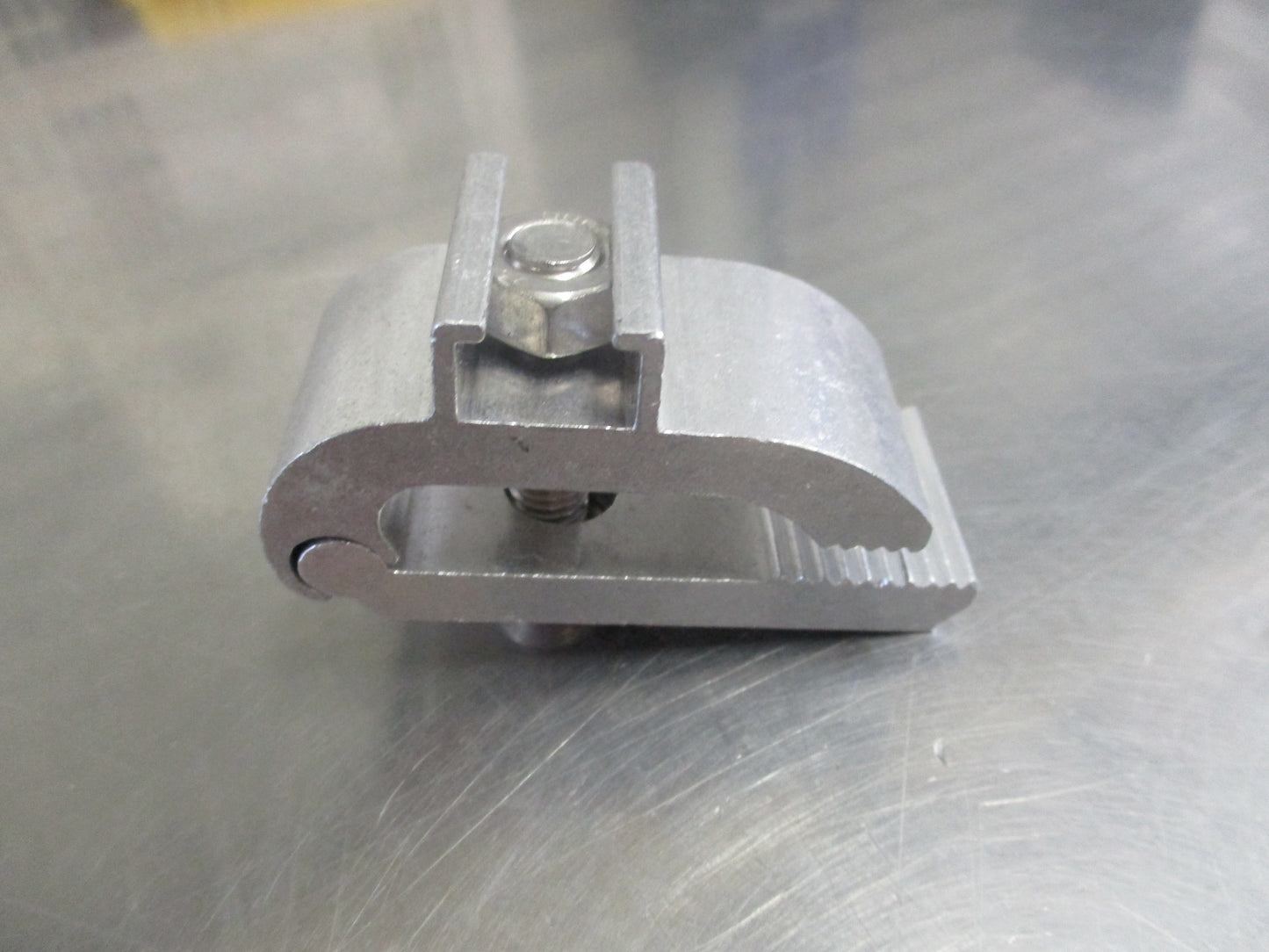 Low Profile Ute Canopy Clamp New Part
