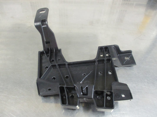 Nissan Pulsar Genuine Right Hand Radiator Grille Bracket New Part