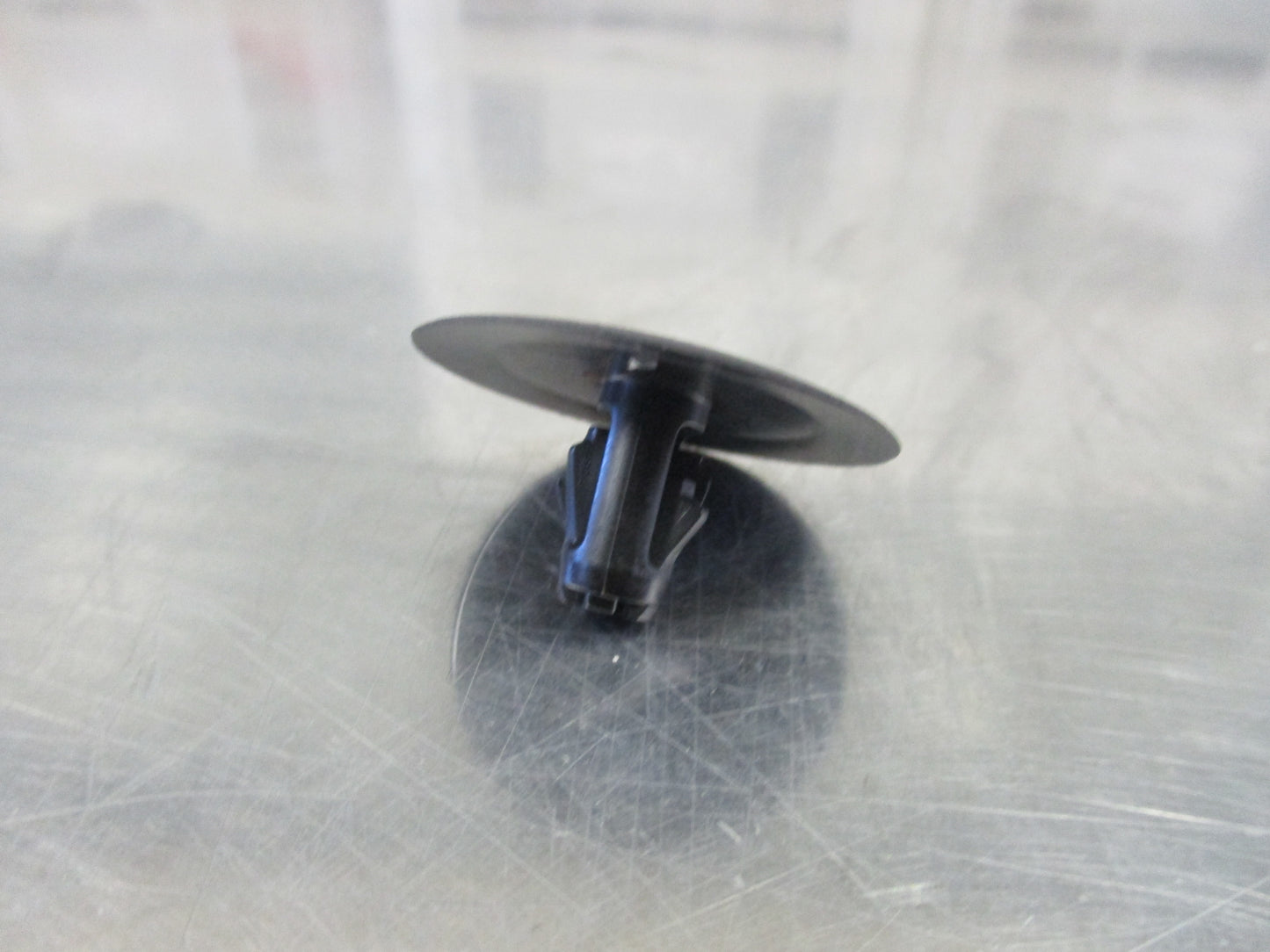 Subaru Outback/Legacy/Impreza/Tribeca Genuine Bonnet Insulator Clip New Part