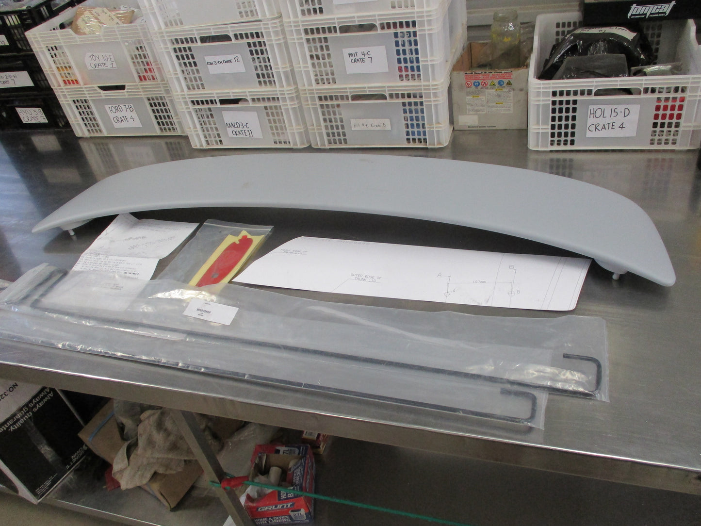 Mitsubishi TE/TW Magna Genuine Boot Spoiler Kit New Part