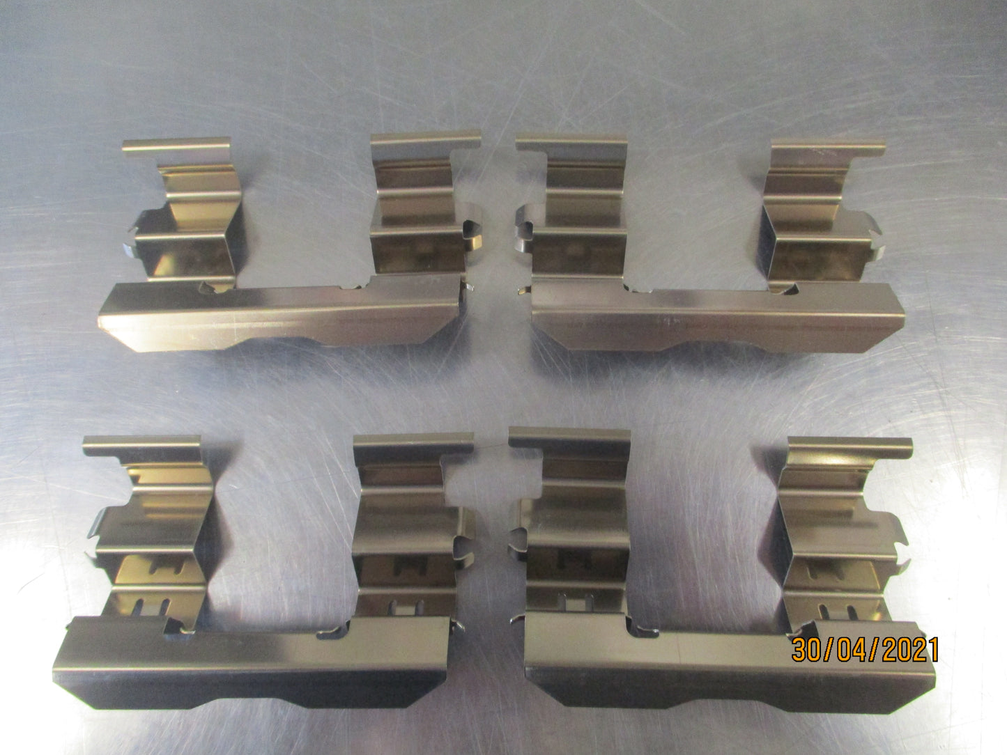 Mitsubishi MK Triton Genuine Front Brake Clip Set New Part